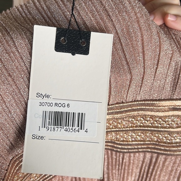 Mac Duggal 30700 NWT SHIMMERING PLEATED A-LINE 3/4 SLEEVE GOWN - Picture 4 of 14